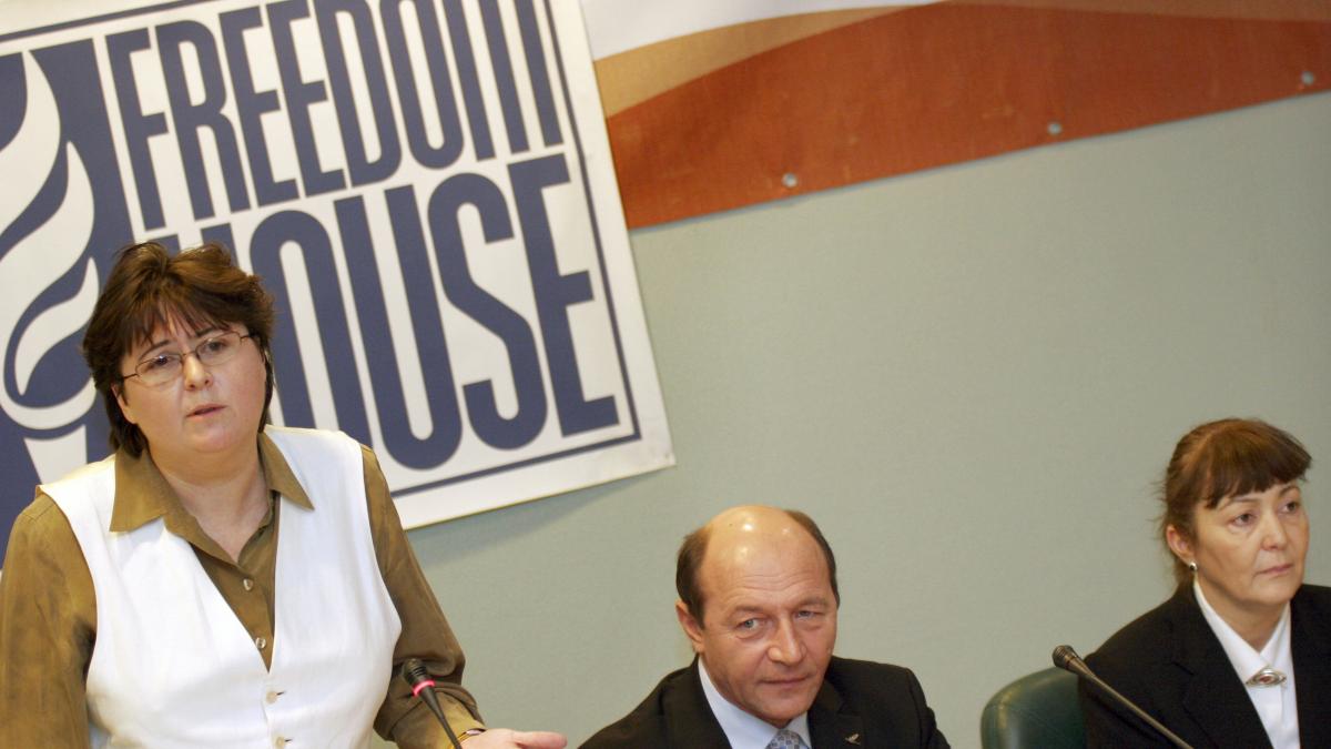 Chiuariu acuză - Freedom House, prietenie ilegală
