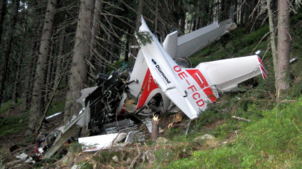 Ancheta accidentului aviatic continuă 