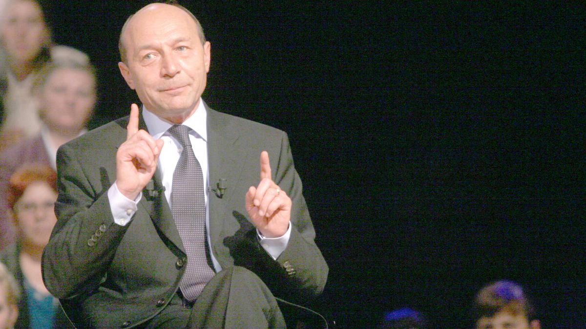 Băsescu imparte PSD-iştii in buni şi răi