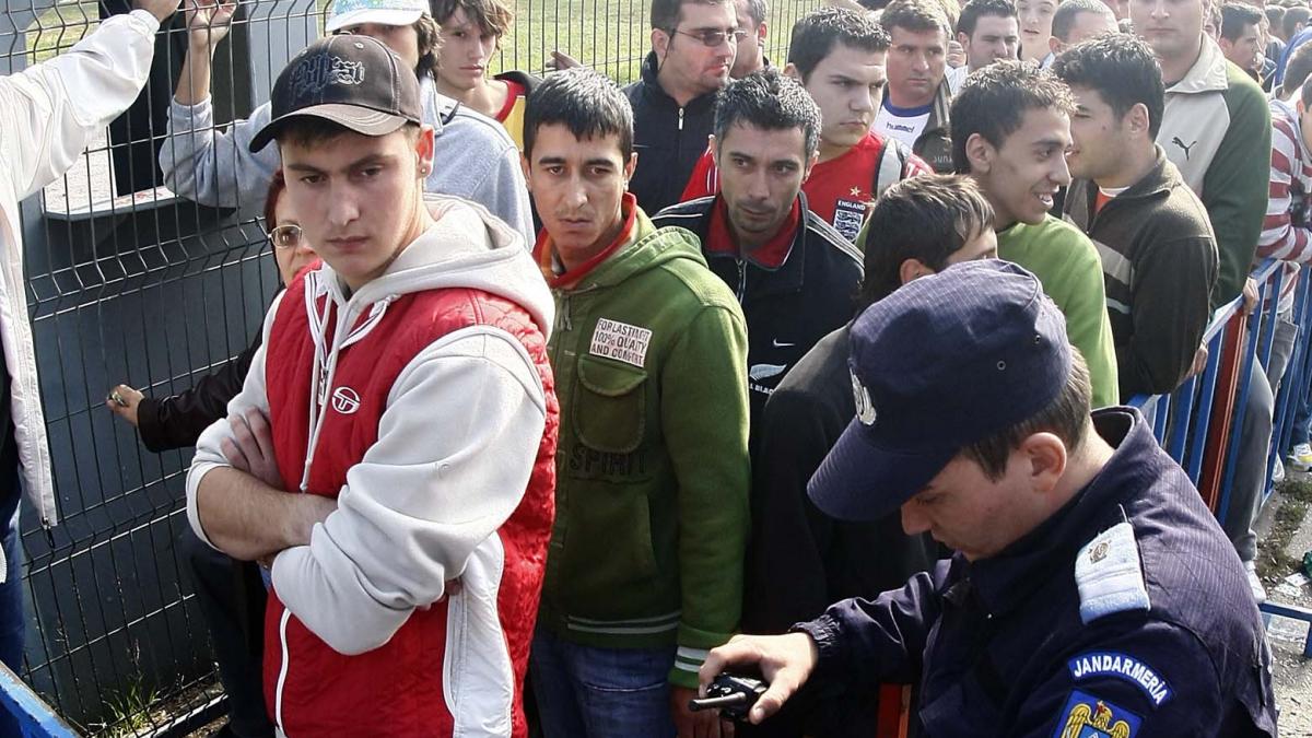 Romănia  -  Olanda: Stăngă, spionul lui Piţurcă  