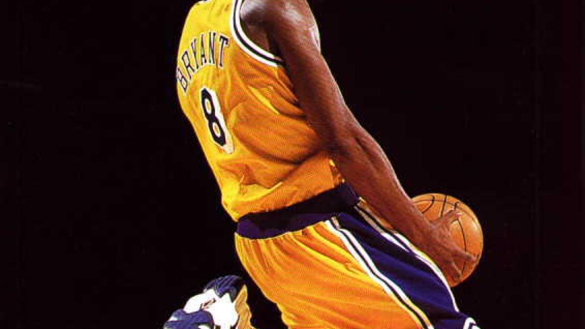 NBA / Kobe Bryant scos la mezat