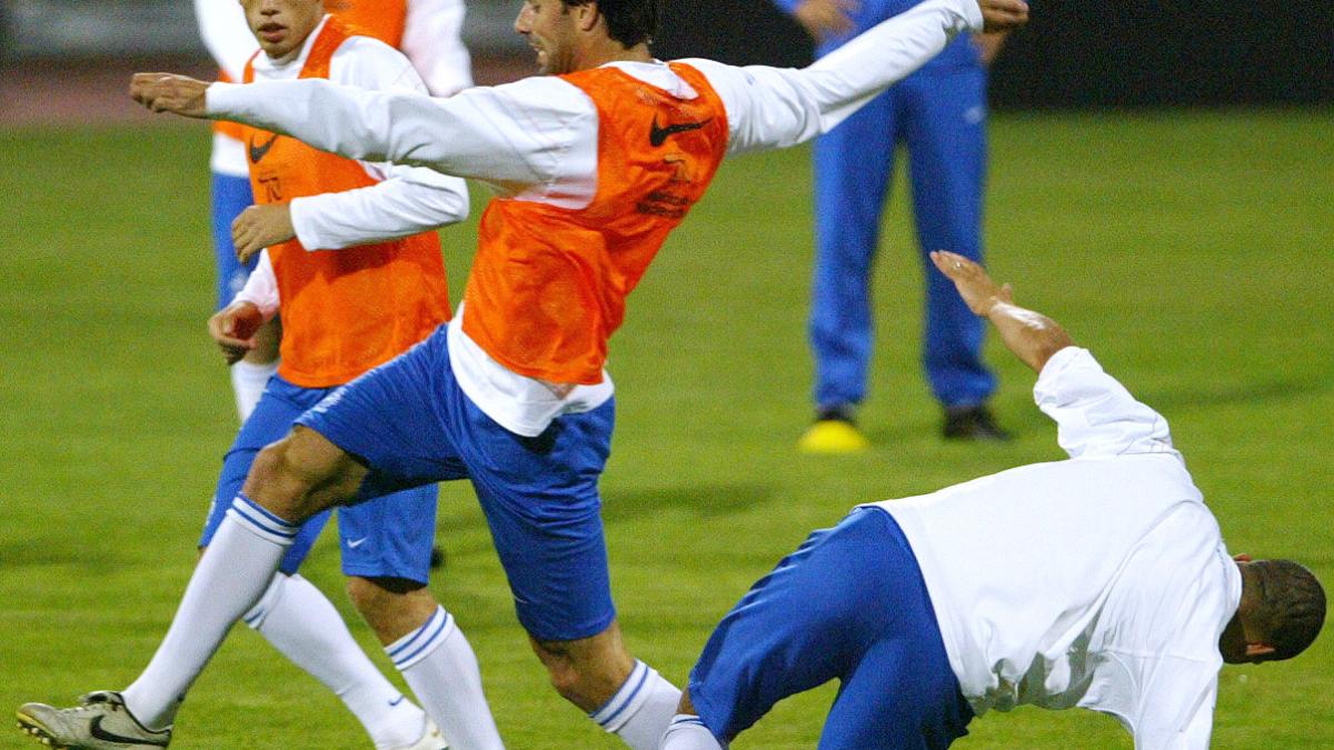 Preliminarii C.E. /  Van Basten mizează pe Seedorf impotriva Romăniei