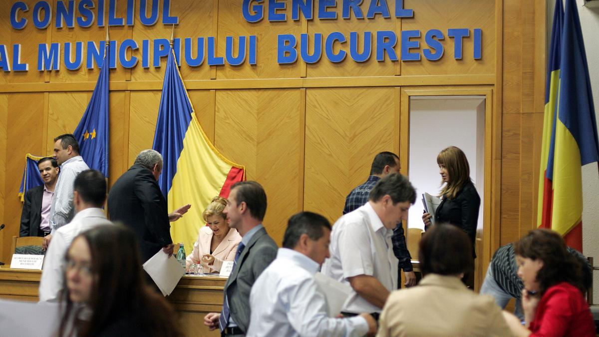 RADET, controlat de oameni plătiţi de noi cu mii de euro