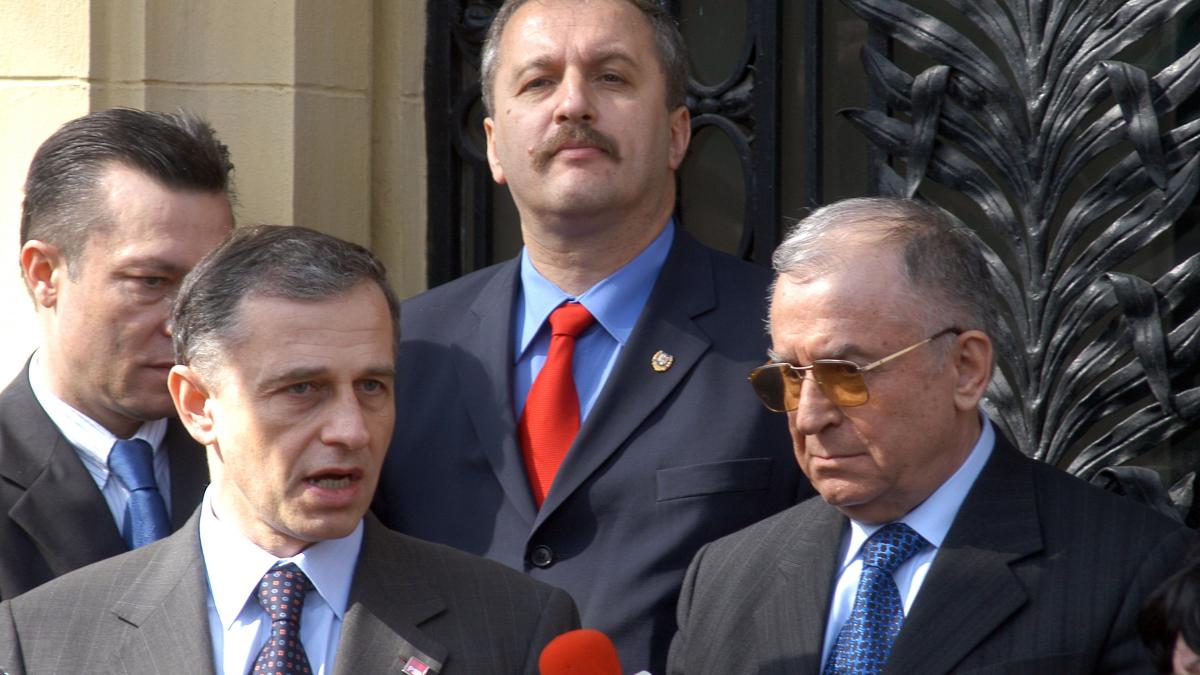 Aripa Iliescu loveşte in Dăncu