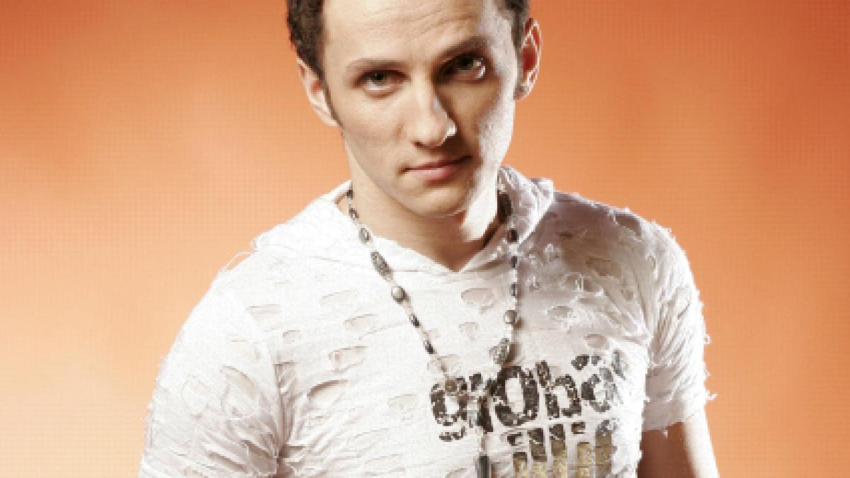 Mihai Trăistariu: Cinci octave, o terţă şi-un DVD