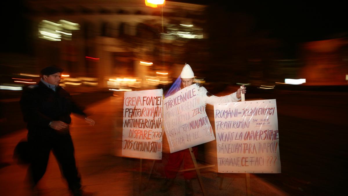 Nebănuite sunt căile martirajului: Rafael face greva foamei
