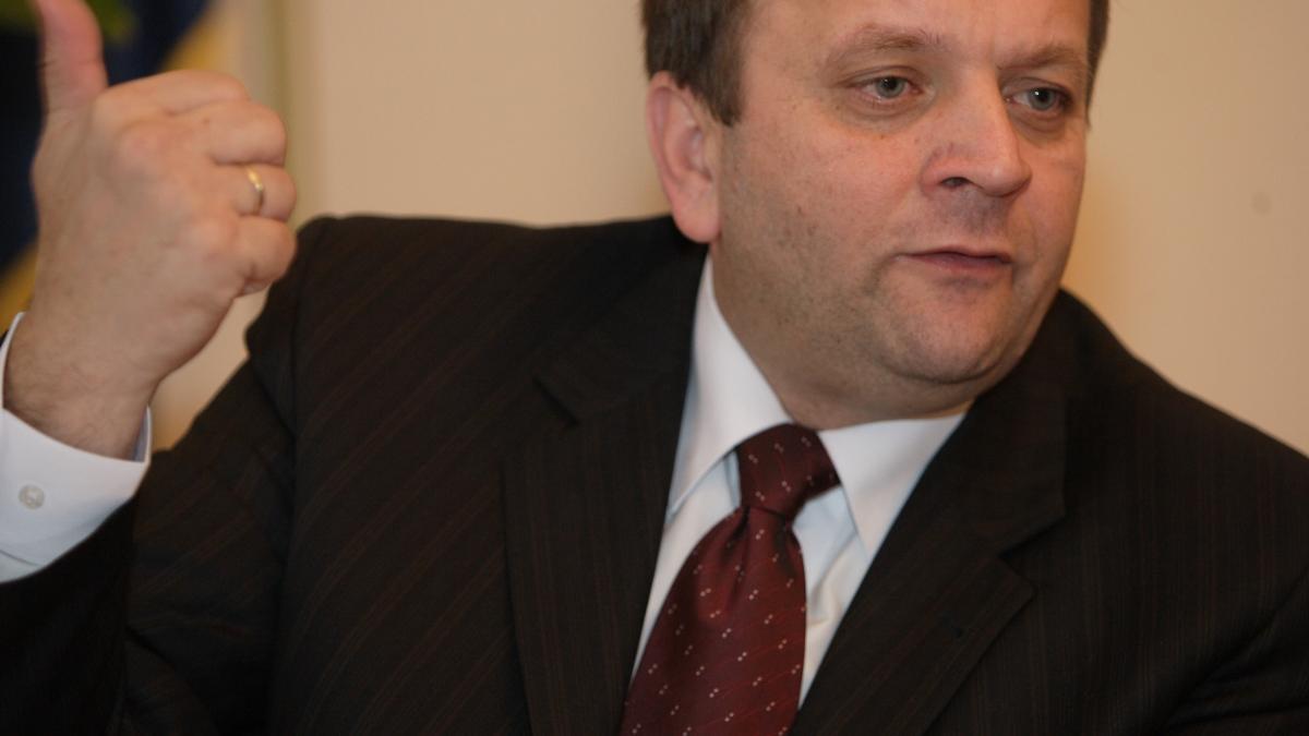 Soluţia lui Flutur: Alianţă PNL-PC-PSD pentru guvernare