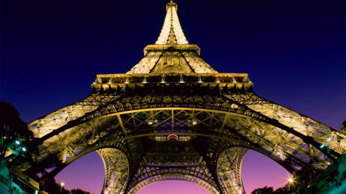 Beloruşii işi construiesc propriul turn Eiffel