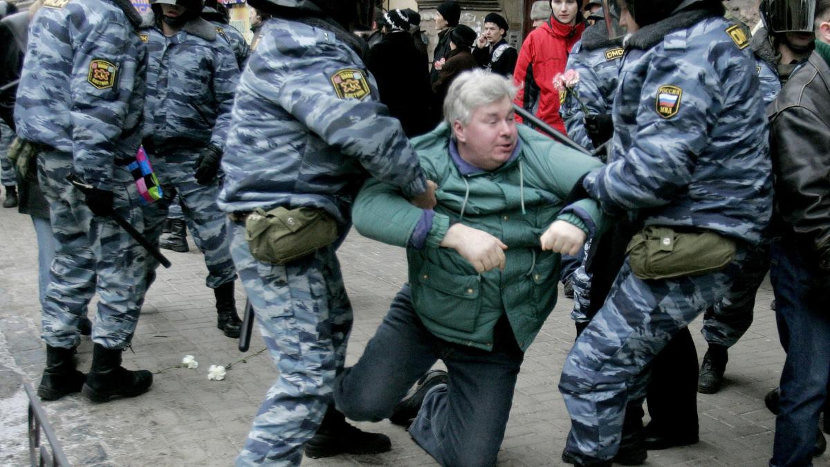 Rusia - Epidemie de bătăi şi arestări
