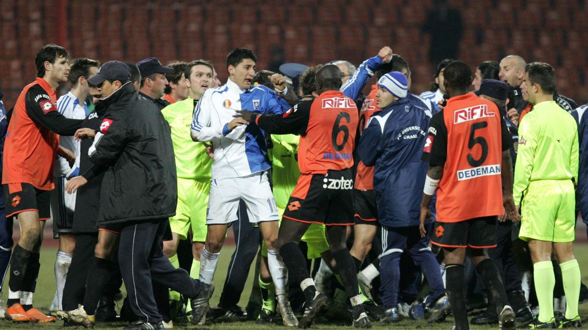 "U" Craiova - "Ne-au furat cel puţin zece puncte!"
