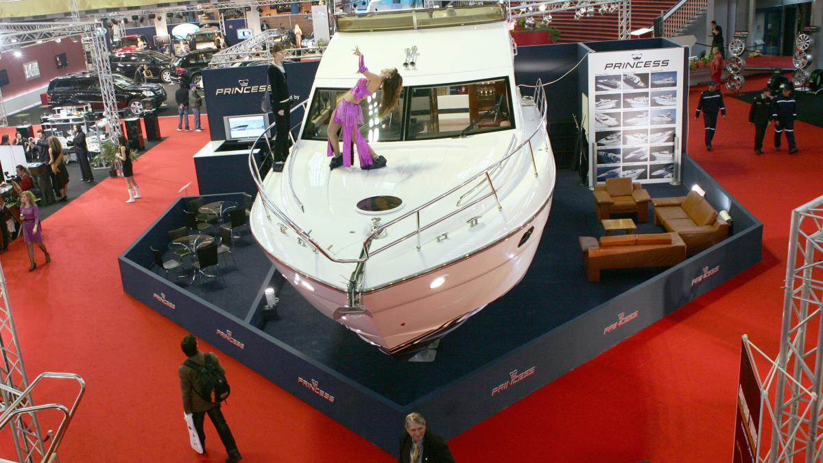 Paradă de milioane la Luxury Show