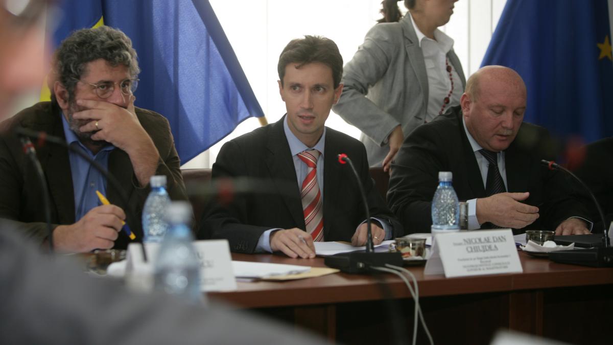 Mită pentru funcţii - Refuzaţi la arestare de Curtea Supremă
