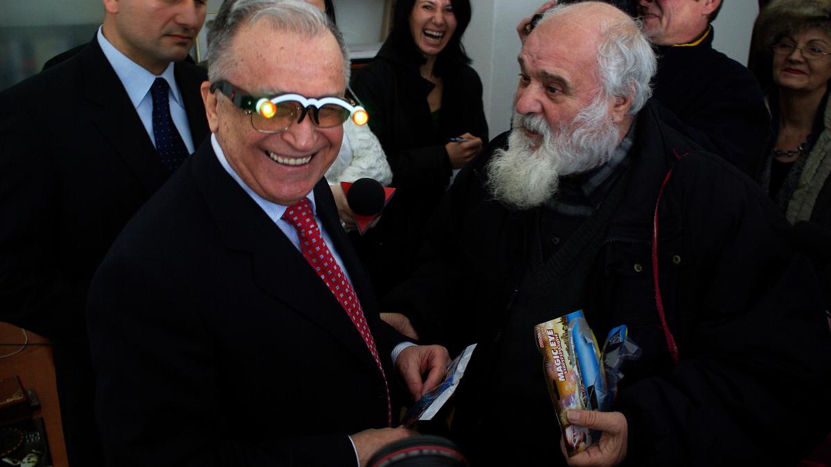 Sfăntul Ion - Ochelari cu laser pentru duşmani