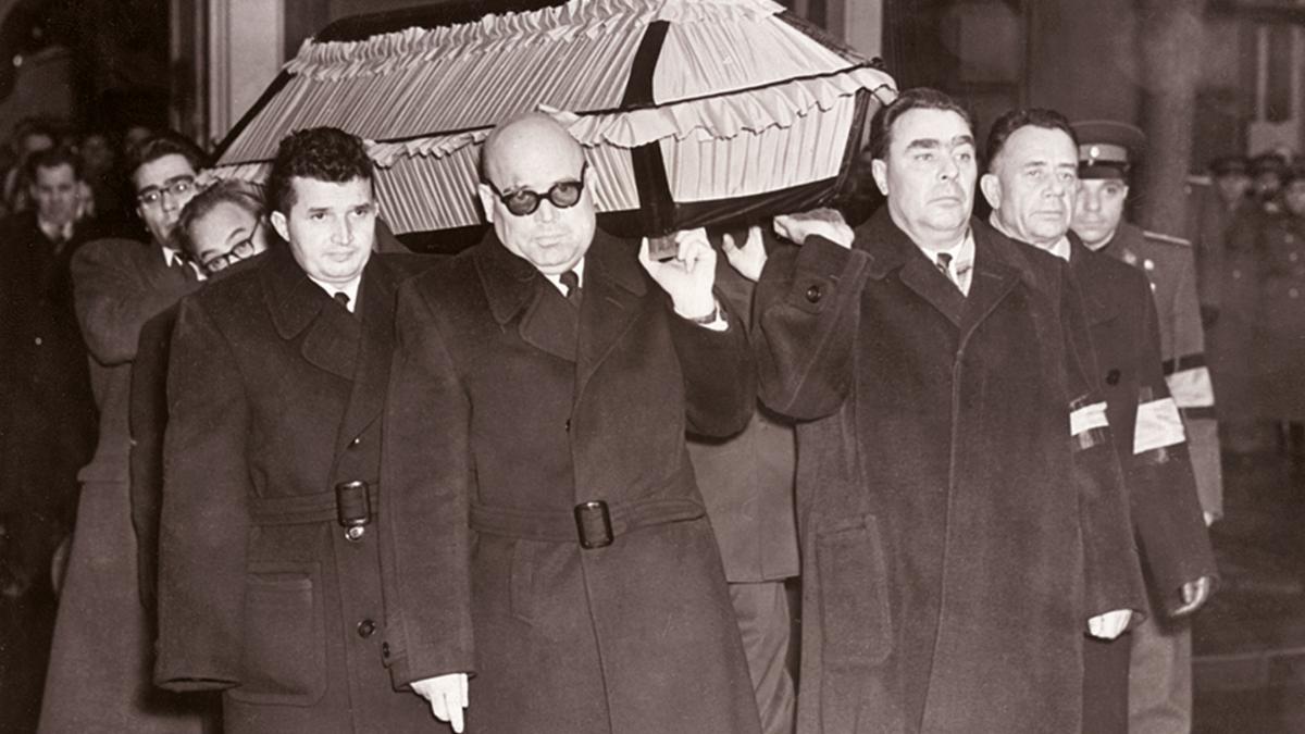 Ceauşescu i-a confiscat ţuica lu’ soacră-sa