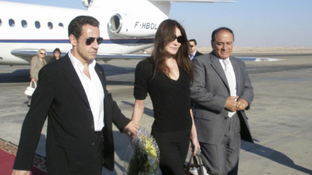 Nicolas Sarkozy cumpără scutece. Carla Bruni este  însărcinată 