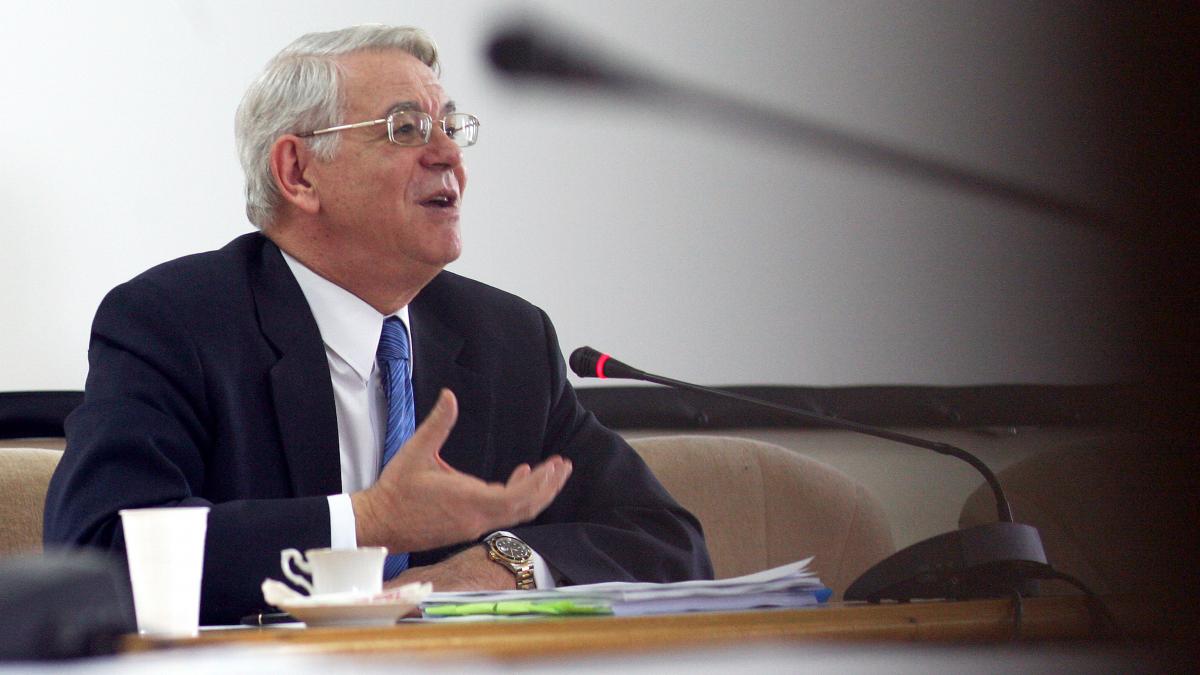 Sesizare cu cântec la CCR 