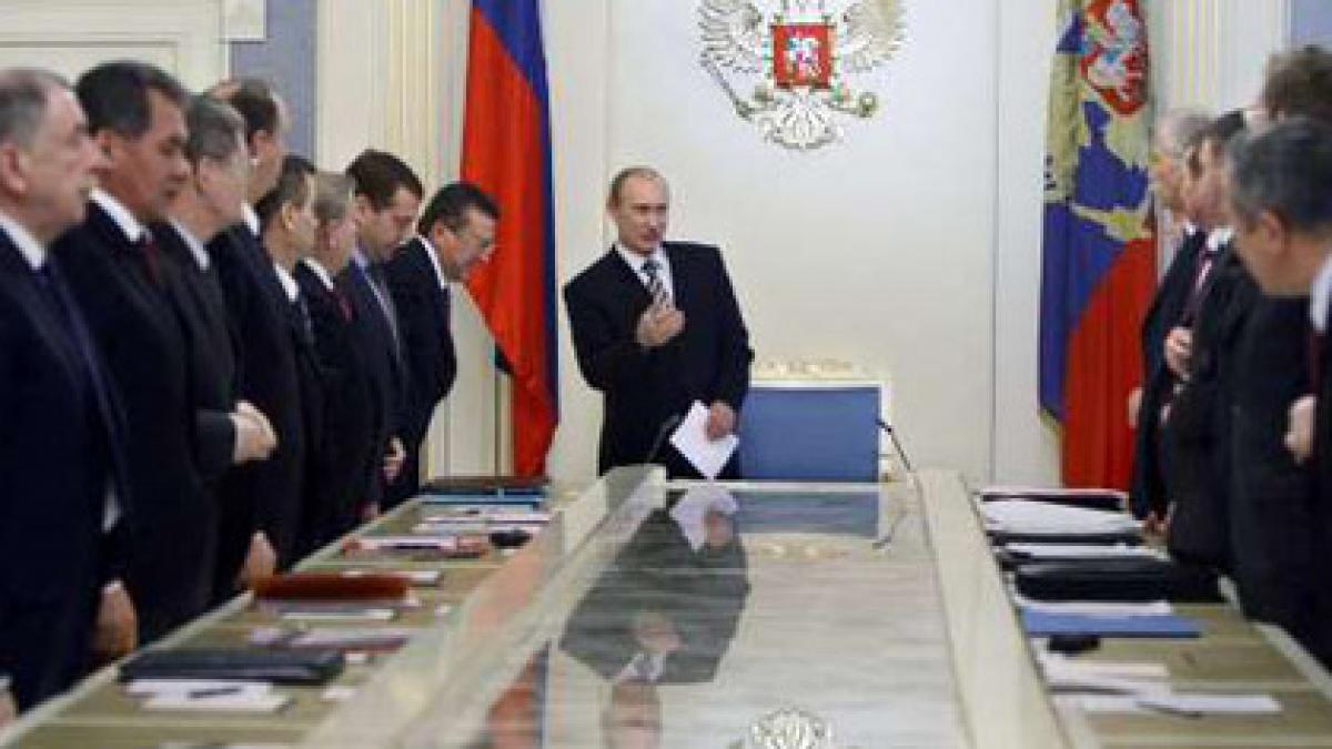 Putin amână decizia de a fi prezent la Summit-ul NATO de la Bucureşti