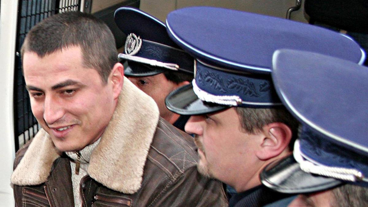 Cioacă "despică" justiţia în două