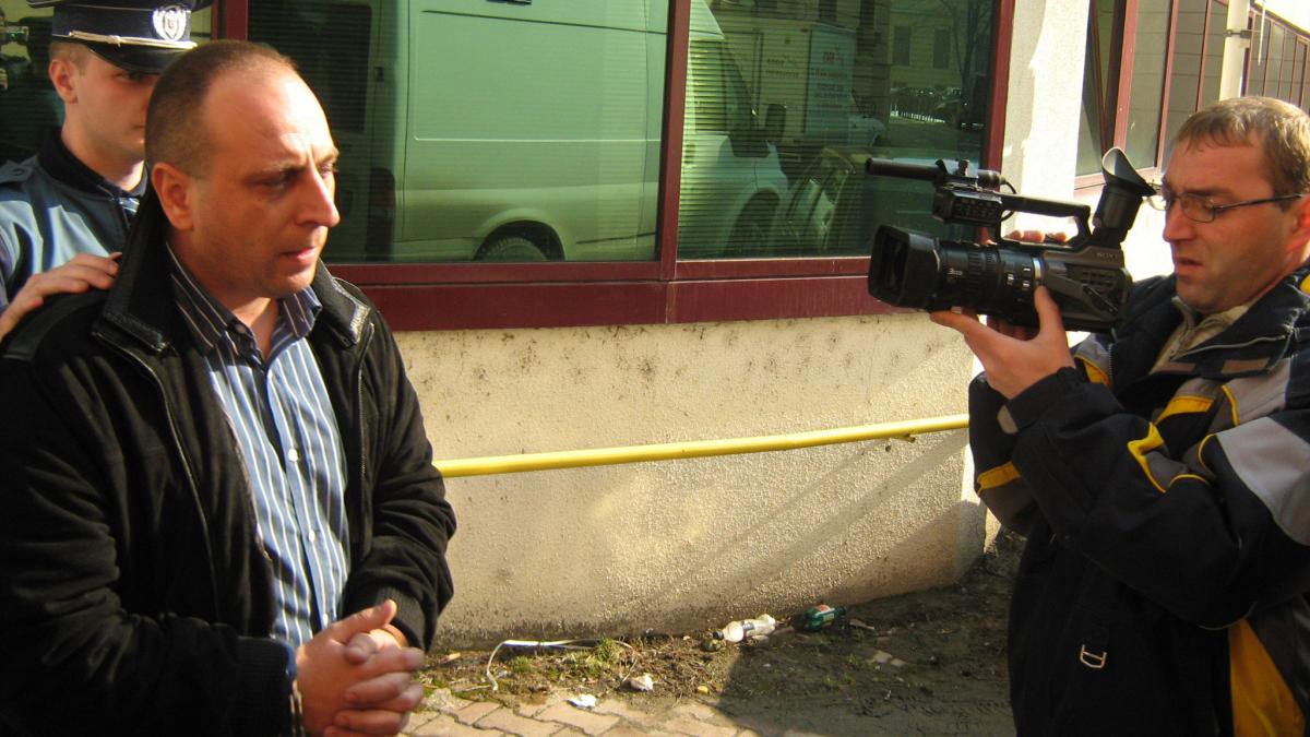 Competenţa bat-o vina - PNG Braşov, în lanţuri şi cam nu prea