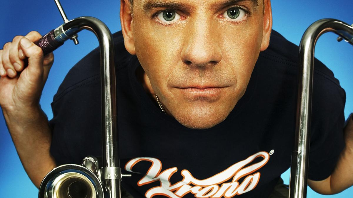 Pe malul m,arii - Fatboy Slim, din nou în România
