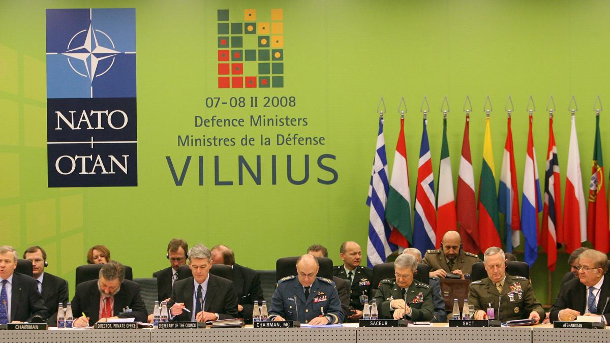 NATO, în prag de destrămare? 