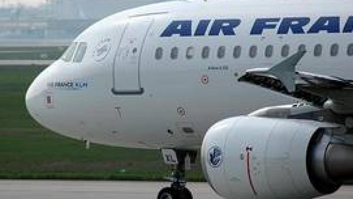 Aeroportul din Orly paralizat de greva controlorilor