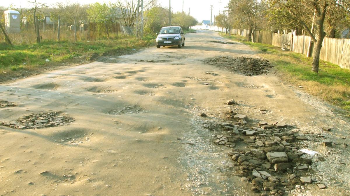 Giurgiu: Bani pentru refacerea DJ 411