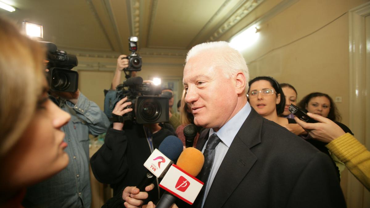 Mai uşor în PD-L cu democraţia