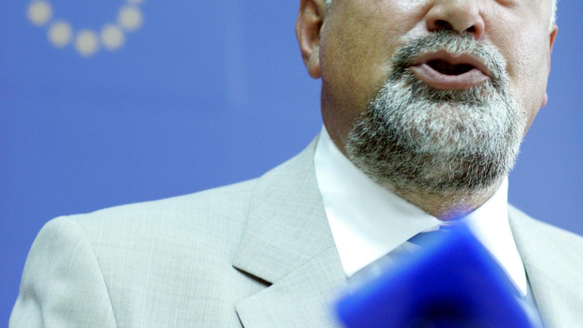 Moţiunea PD-L, adoptată de deputaţi