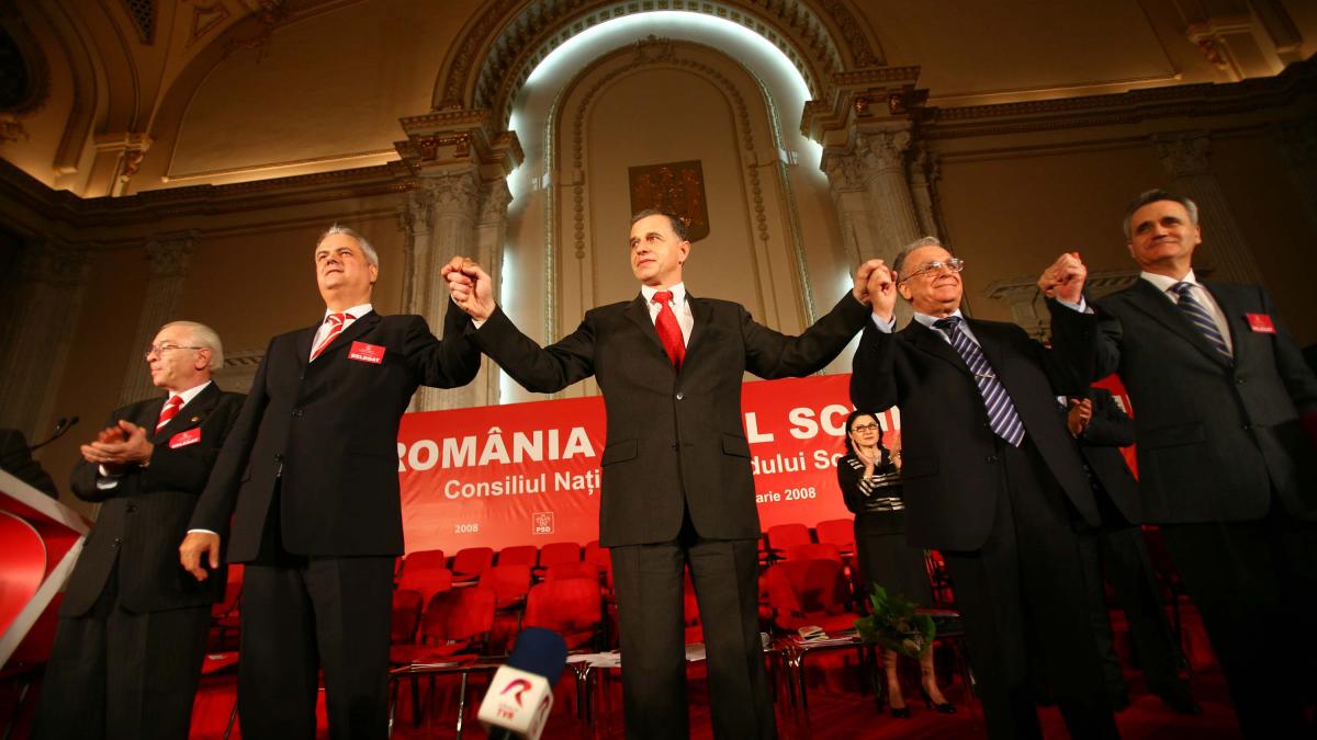 Năstase se întoarce