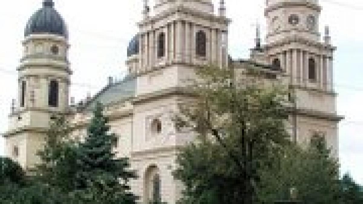 PS Casian şi PS Ioan, candidaţi pentru Mitropolia Moldovei şi Bucovinei