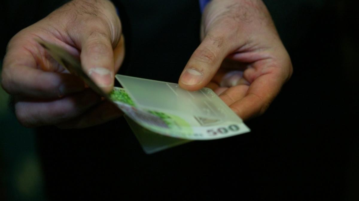 Creditele în lei, mai scumpe