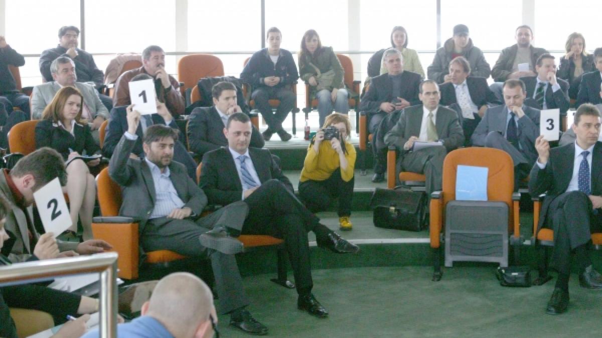 102 milioane de euro pe trei ani