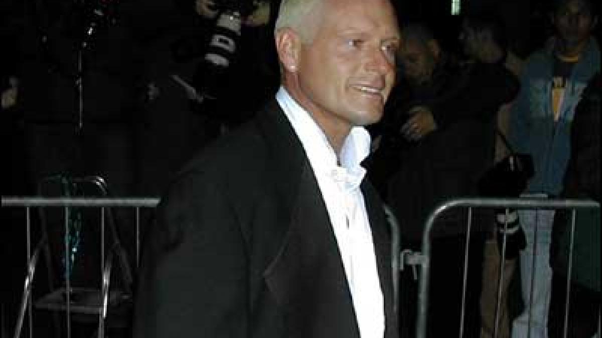 Anglia / Paul Gascoigne a vrut să bată un taximetrist