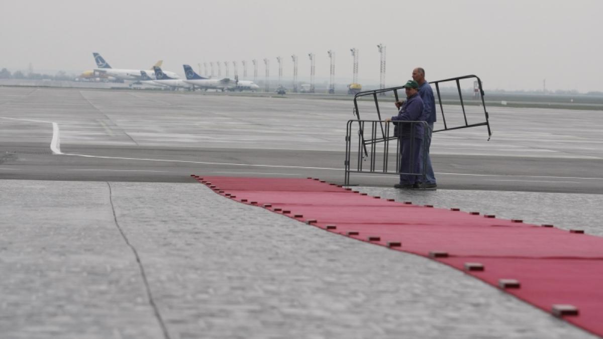 Aeroport - Maşinile oficialilor, controlate