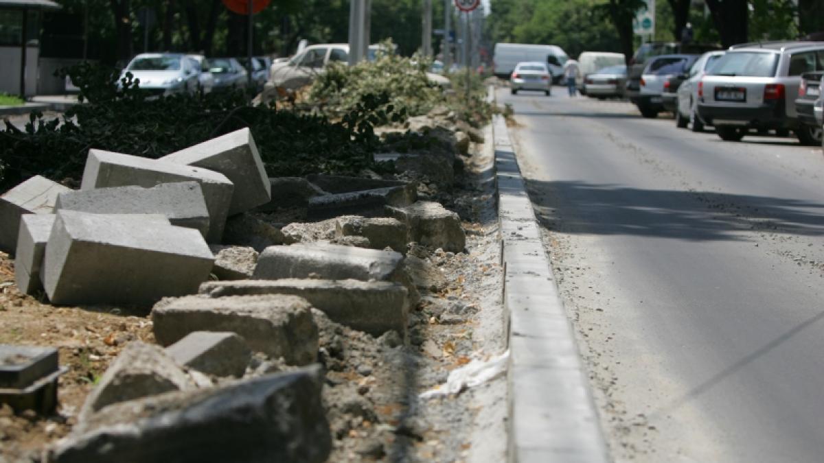 Firmele de asfaltări PD-iste, în ofsaid