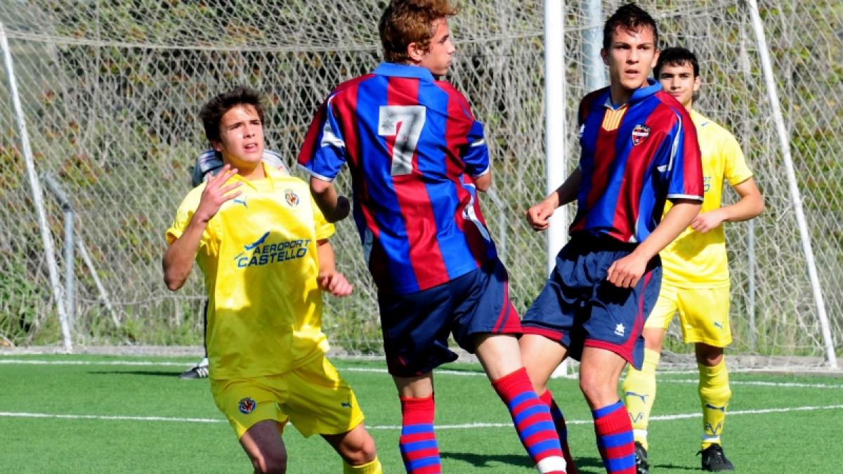 Românul de 18 ani care joacă la Levante