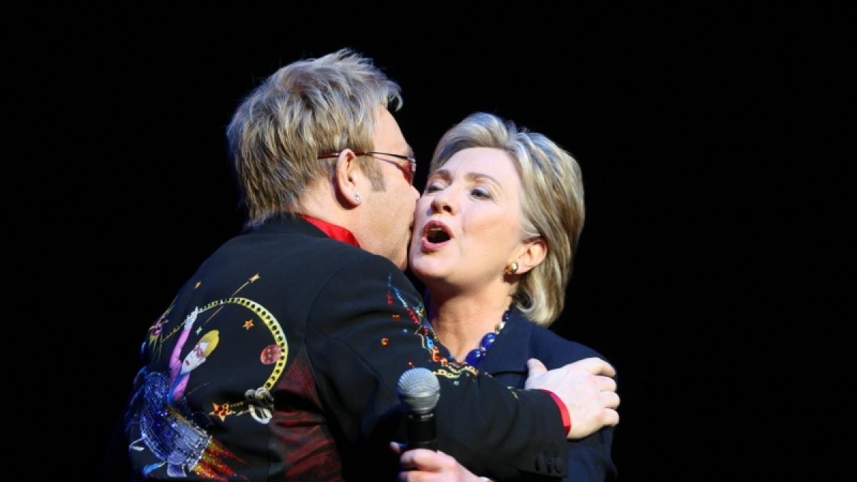 SUA / Hillary Clinton şi banii lui Elton John
