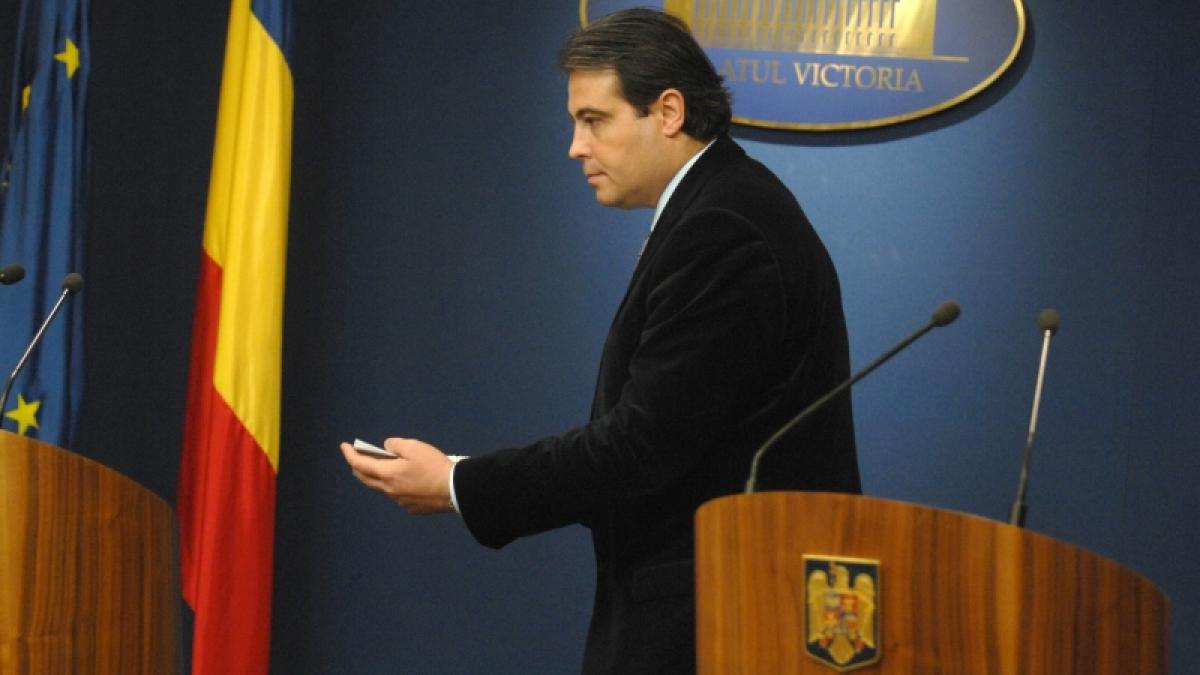 “Demisie de onoare”: Bye-bye, Cioroianu!