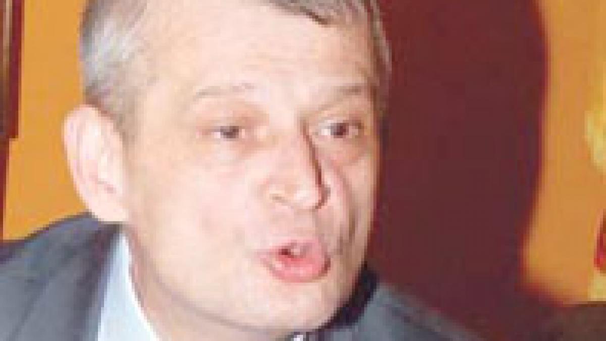 Oprescu începe să strângă semnături