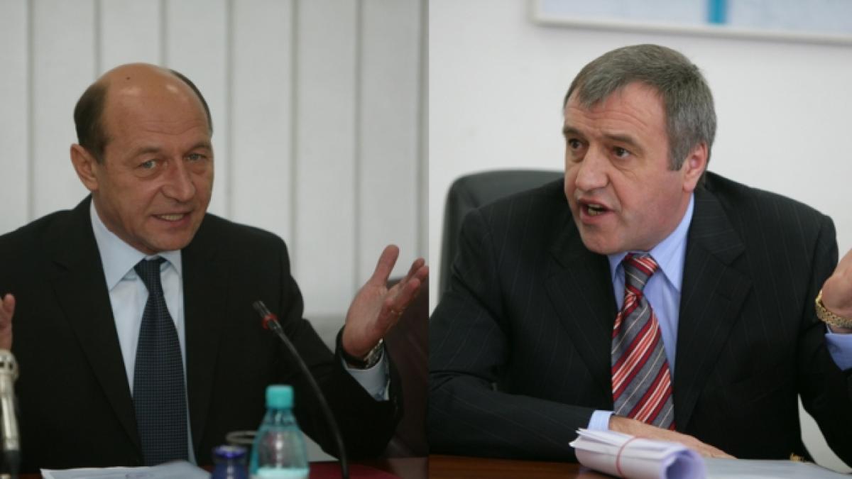 Băsescu "dă" şi "fuge"