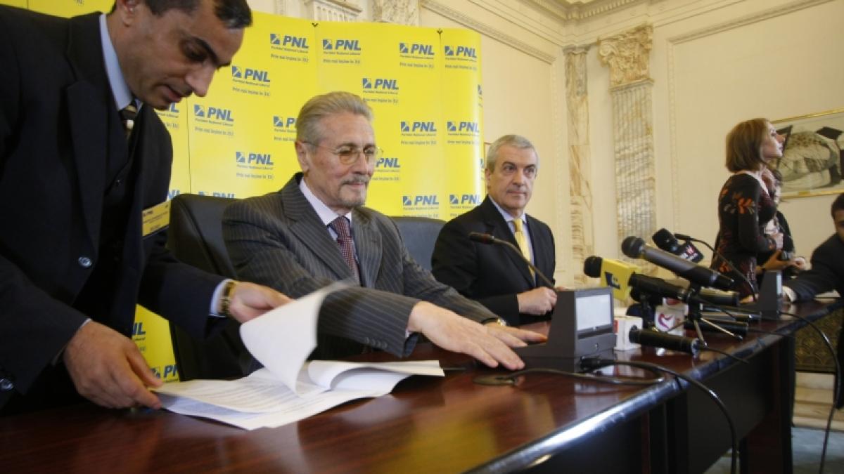 Fuziunea PNL-AP, afacere fără profit 