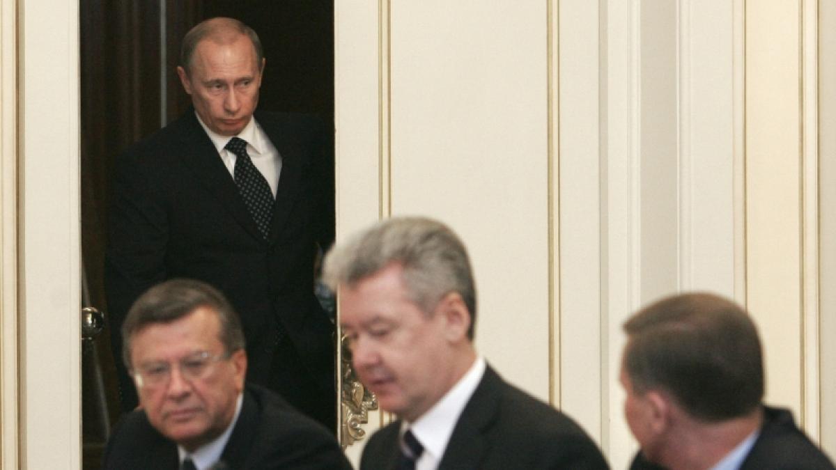 Imperiul premierului