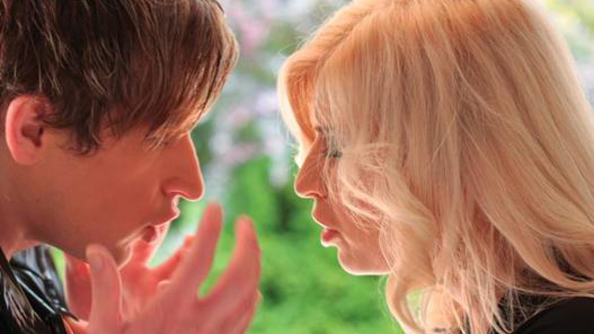 Delicaţi ca ei - MR.&MS. n-au putut să se bruscheze pe platoul de filmare!