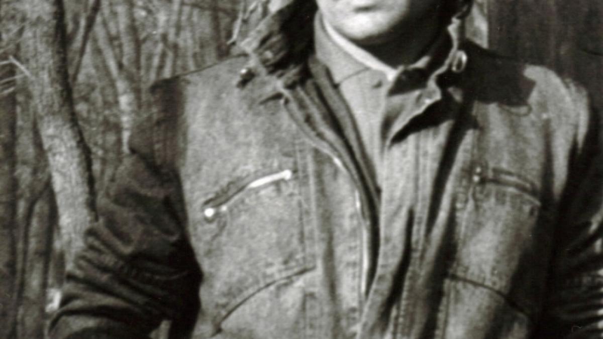 Un îndemn şi o legendă - Cenaclul  Flacăra