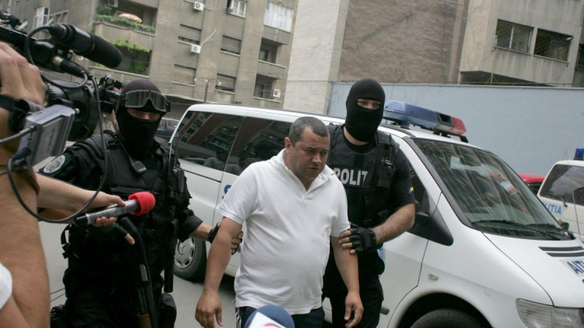 Alianţă infractori – politicieni?!