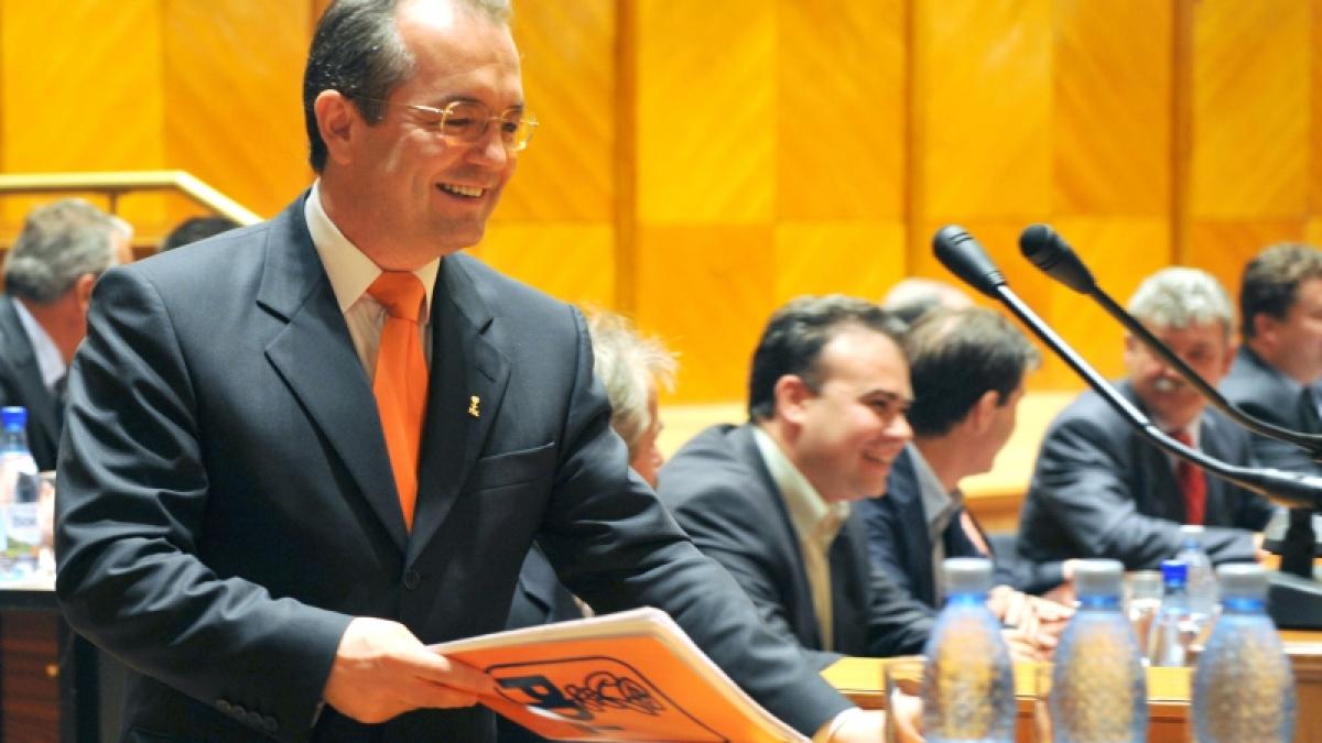 Boc îl adaptează pe Băsescu la Constituţie