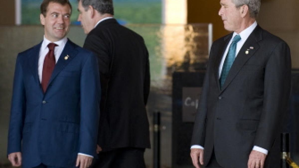 SUA / George W. Bush, între sufletul lui Putin şi inteligenţa lui Medvedev