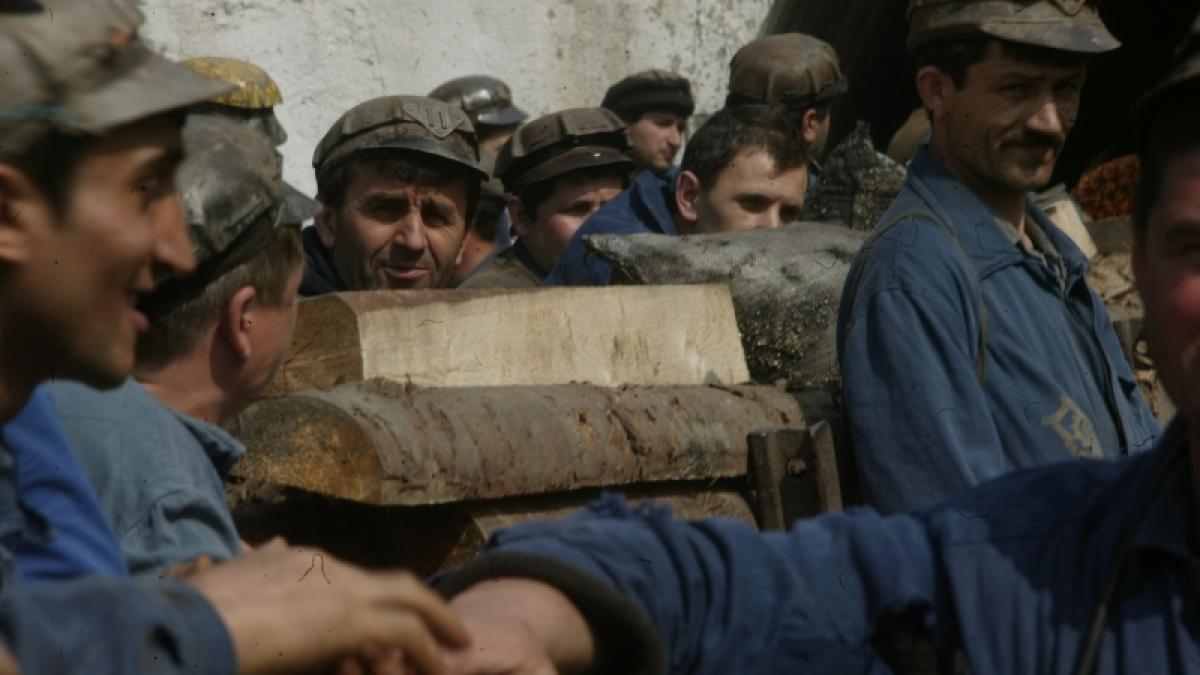 Guvernul cedează minerilor