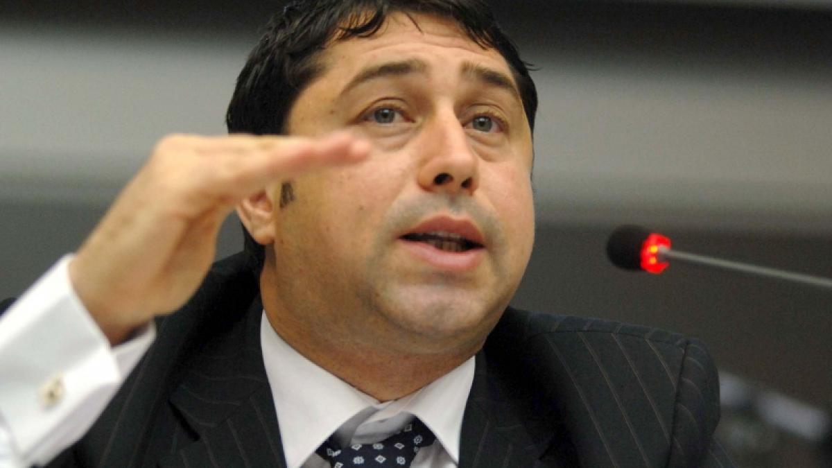 Cristian David impune mai multă exigenţă la examenul auto!